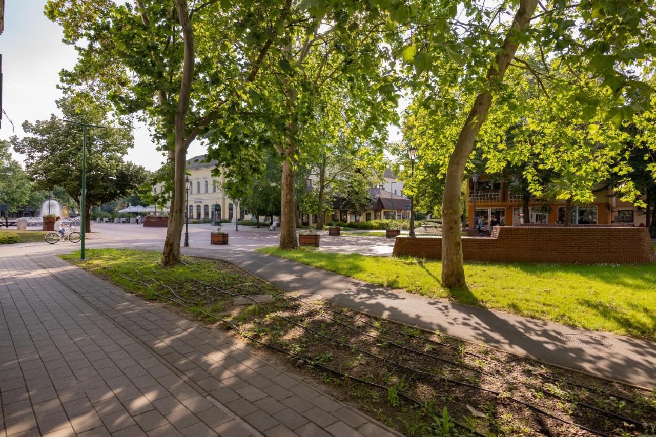 Your Apartment Makó Екстериор снимка