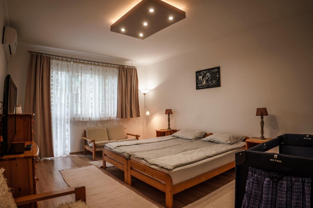 Your Apartment Makó Екстериор снимка