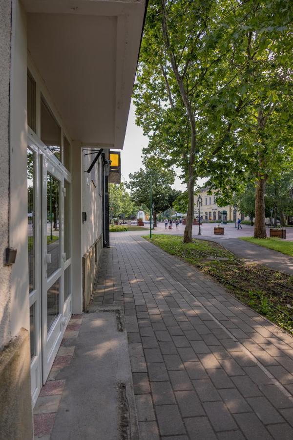 Your Apartment Makó Екстериор снимка