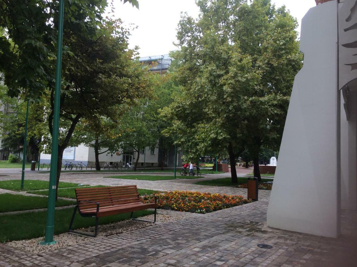 Your Apartment Makó Екстериор снимка